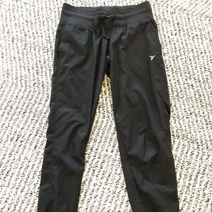 Lightweight black joggers
